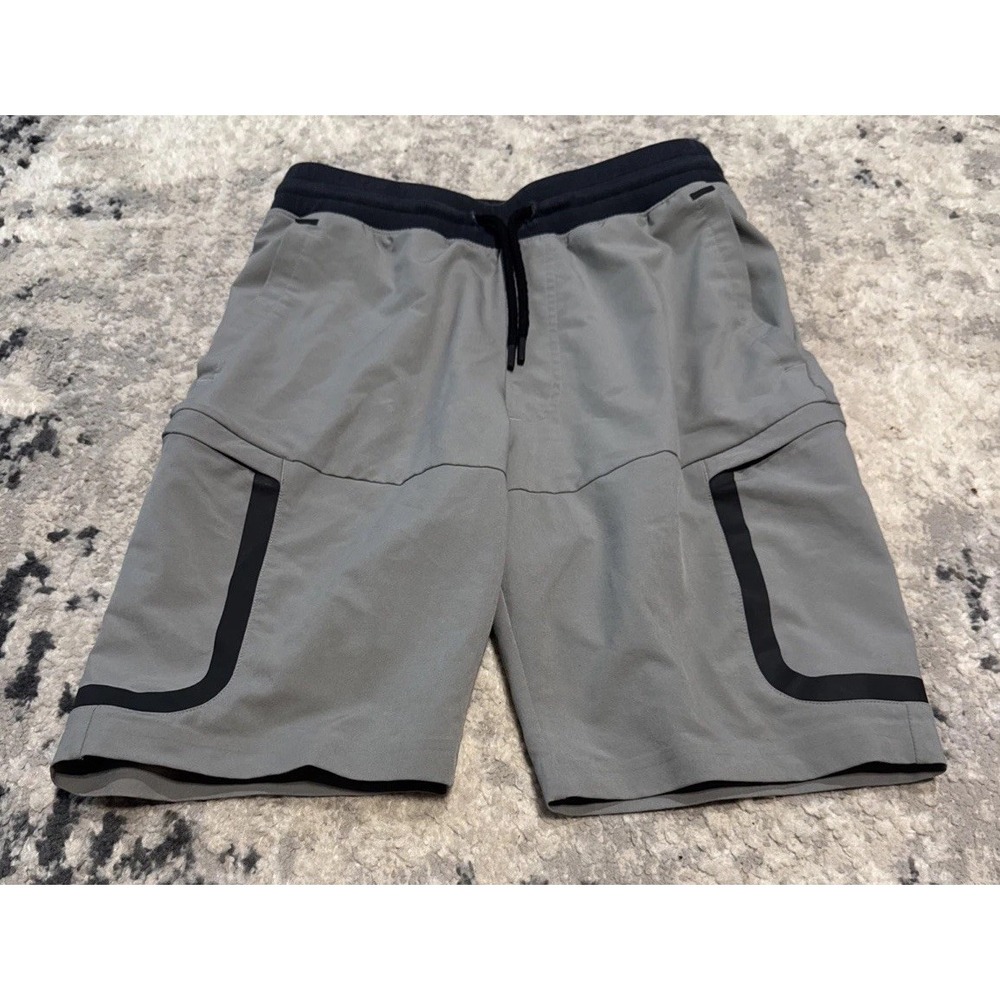 UNDER ARMOUR HEAT GEAR FITTED Mens Sz Medium Gray Black Pull On Drawstring
